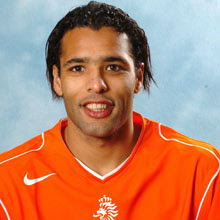 	Pierre van Hooijdonk 	